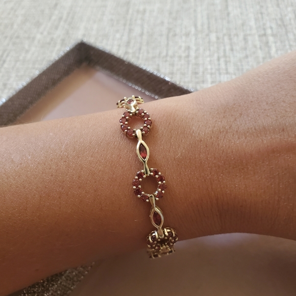 10k Gold Garnet Bracelet - Picture 2 of 11